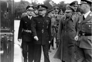 Span. Innnenminister besichtigt die Kaserne der SS in Lichterfelde; Serano Suner (2. v. links); SS Obergrf. Wolff; Span. General Morcardo; Verteidiger Alcazar; Daluege; Himmler