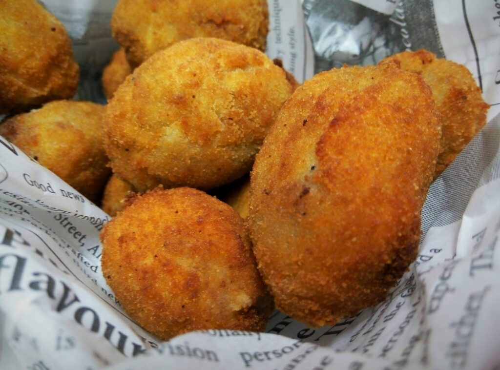 Croquetes de botifarra blanca